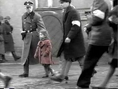 Nazi subayları ve tehlikeli çocuk!